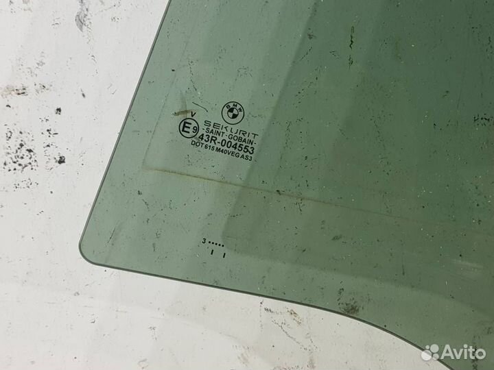 Стекло задней левой двери