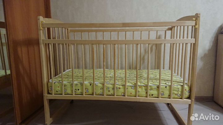 Детская кроватка