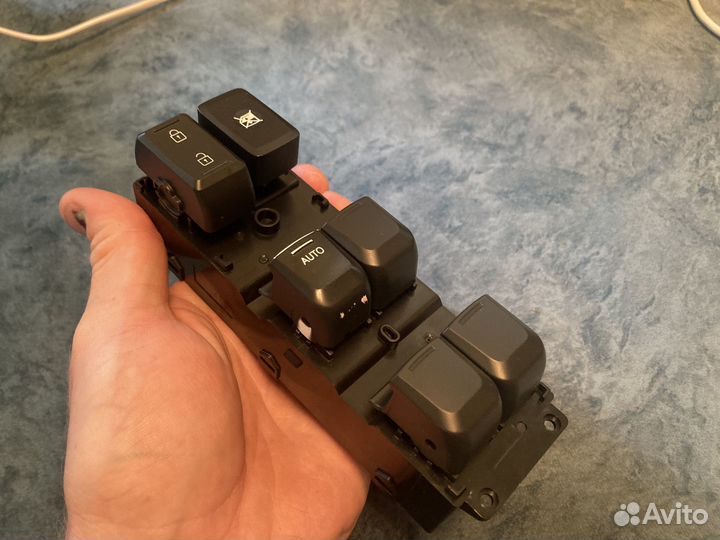 Блок электростеклоподъёмников Киа Рио 3