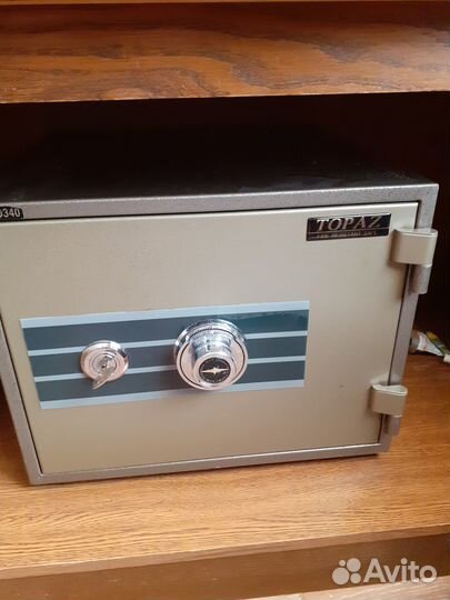 Продам сейф топаз
