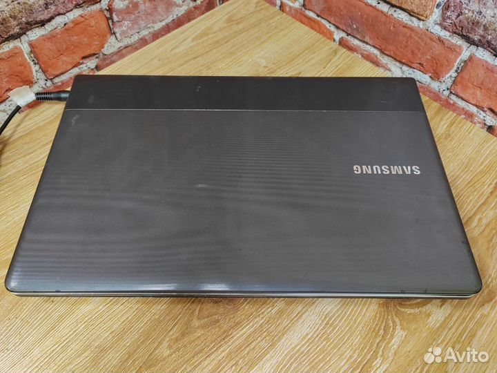 Ноутбук Samsung с oзу 8 гб и Windows 10 Обмен