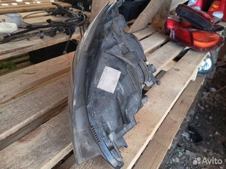 Передняя правая фара renault symbol 1