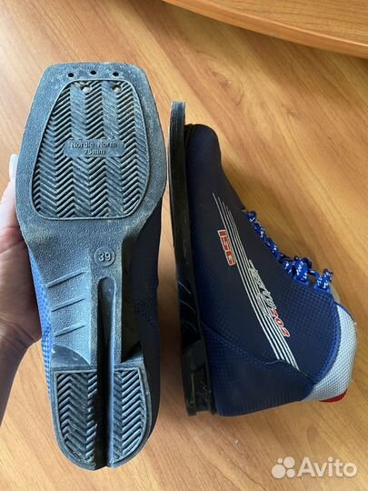 Лыжные ботинки новые 39 размер