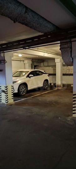 Машиноместо, 30 м²