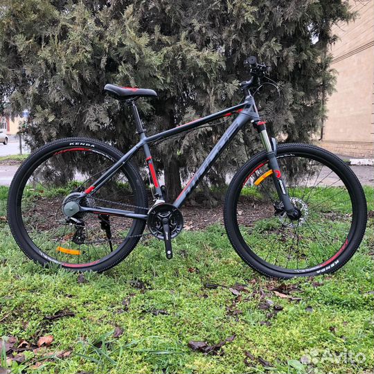 Велосипед на литых дисках. Новый