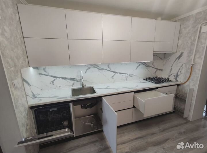 Кухонный гарнитур новый