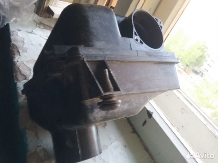 Корпус воздушного фильтра ваз 2112 б/у