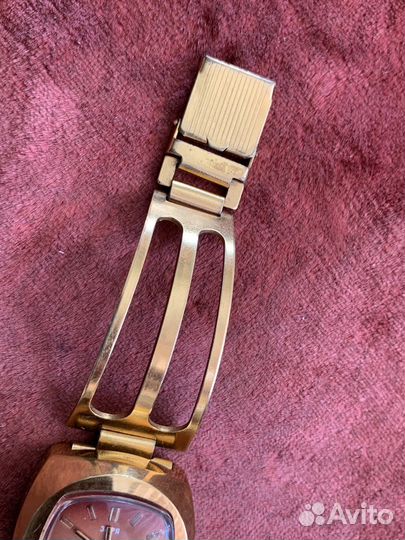 Часы наручные женские СССР позолоченые Чайка Au10