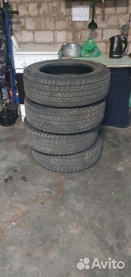 Bridgestone Blizzak DM-V1 225/65 R17 102R
