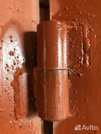 Двери гаражные металлические