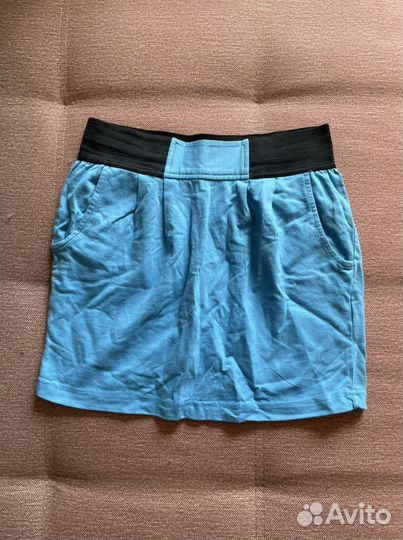 Одежда хорошего качества и состояния