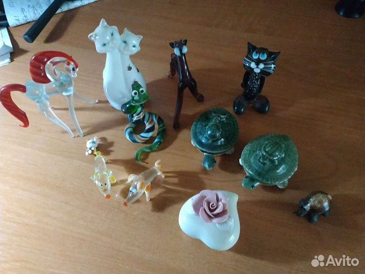Разные фигурки статуэтки стекло