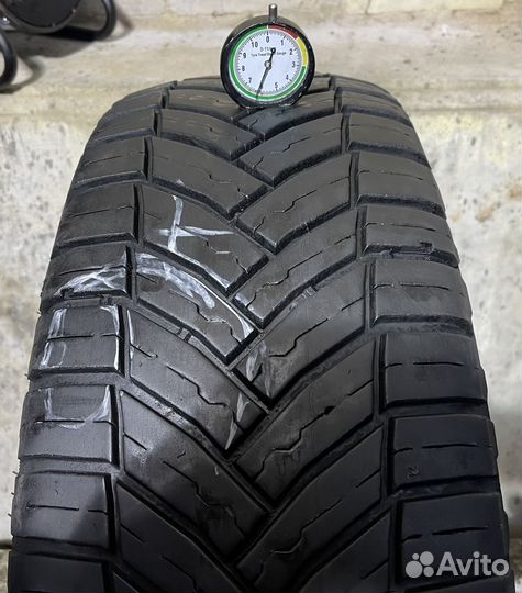 Michelin Agilis CrossClimate 215/70 R15C