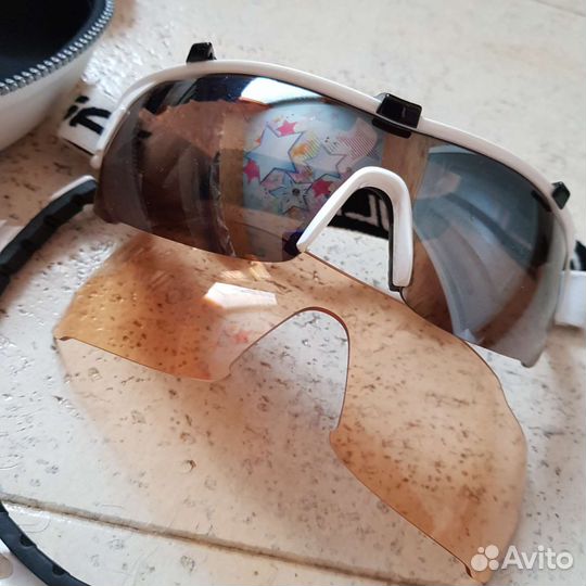 Солнцезащитные очки с двумя парами фильтров