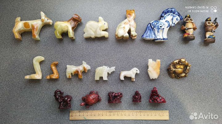 Сувениры из оникса, гжель и др