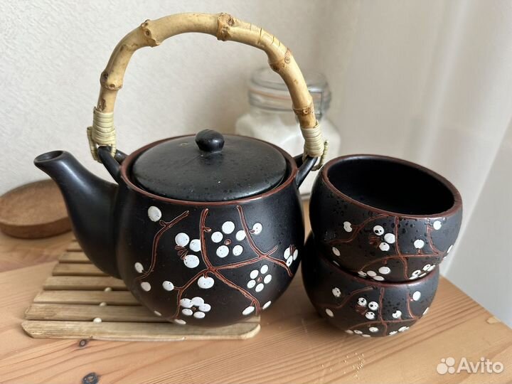 Чайник заварочный с чашками