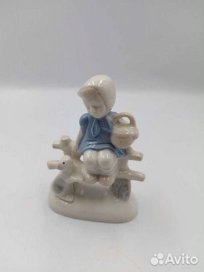 Статуэтка фарфор винтаж 