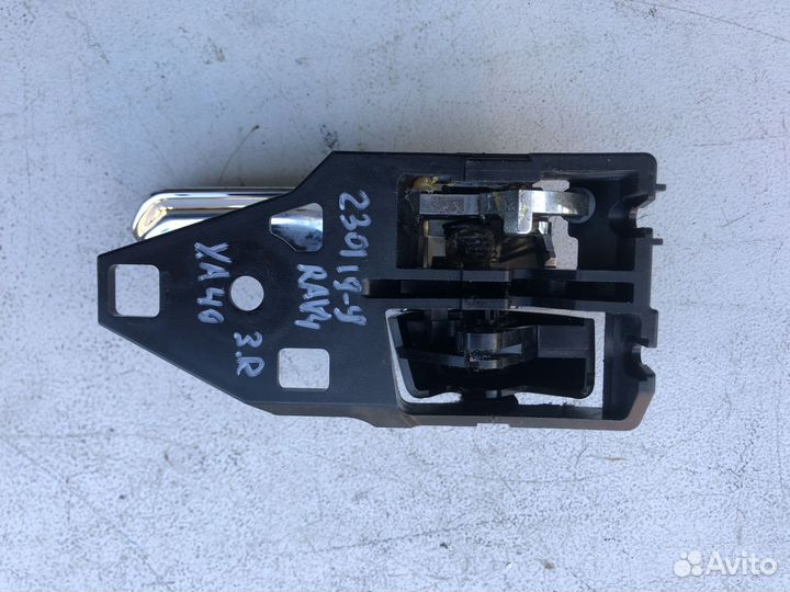 Ручка внутренняя правая Тойота Рав 4 ха40 13-19г