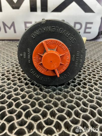 Бачок гидроусилителя руля Volkswagen Transporter