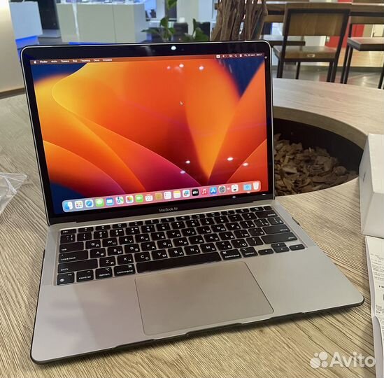 MacBook Air 13 M1 (2020) 256GB(На гарантии)