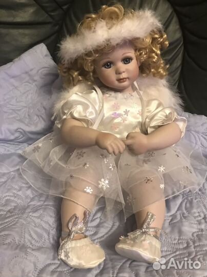 Кукла фарфоровая коллекционная
