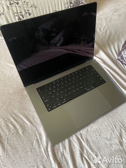 Apple macbook pro 16 m1 pro