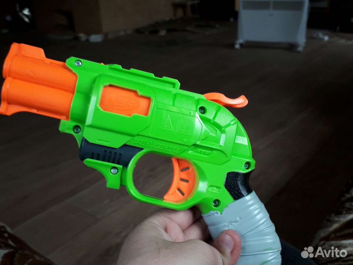 Nerf пистолет zombie double strike