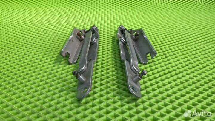 Петля багажника Audi 80 B4