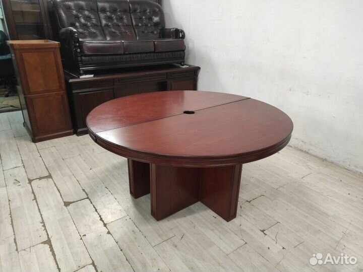 Стол переговоров круглый беринг (шпон) б/у 02243/1