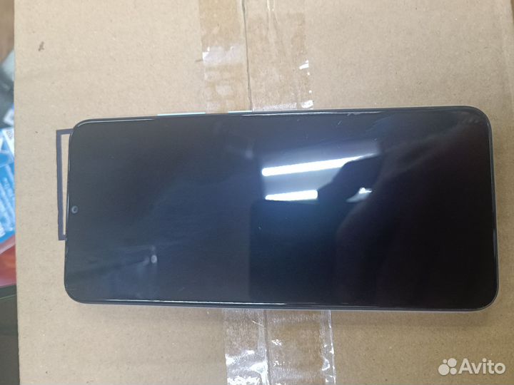 Телефон realme