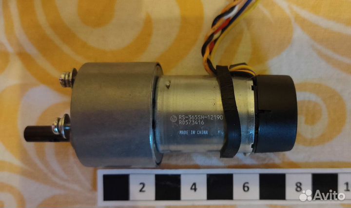 Двигатель постоянного тока с редуктором