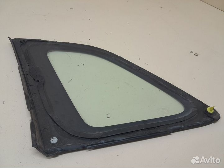 Стекло кузовное глухое правое Suzuki Liana 2001-20