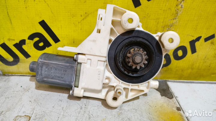 Моторчик стеклоподъемника передний левый Форд Фокус 2