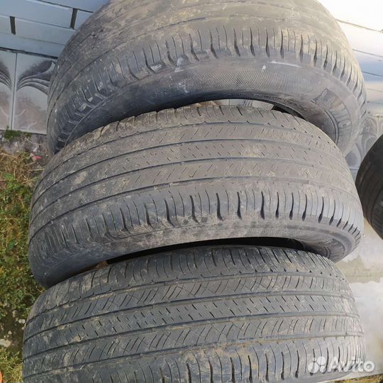 Michelin Latitude Tour 215/70 R16