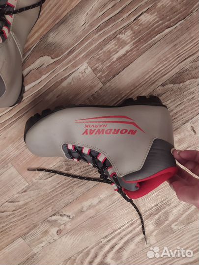 Лыжные ботинки