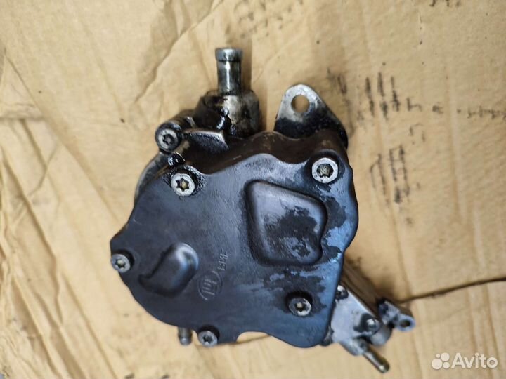 Насос вакуумный Volkswagen Sharan 1.9 TDI