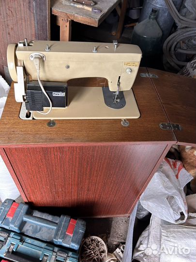 Швейная машина чайка