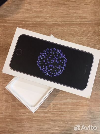 Телефон iPhone 6