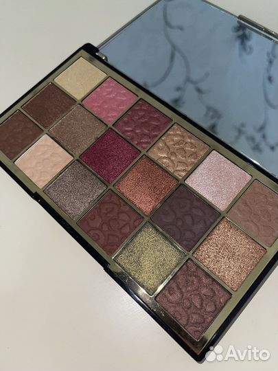 Палетка теней revolution courage