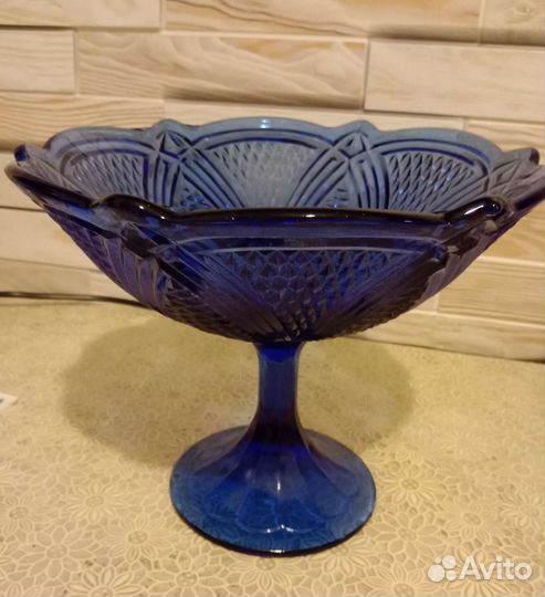 Ваза для фруктов на ножке, кобальтовое стекло,СССР