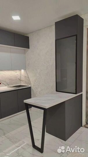 Кухня с барной стойкой