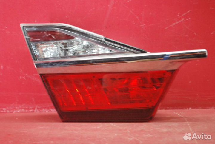 Фонарь внутренний задний левый Toyota Camry Xv50