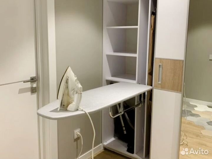 Встраиваемая в шкаф гладильная доска