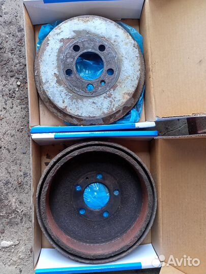 Тормозные барабаны и перед.диски.Фольксваген Поло