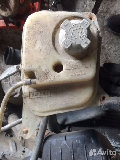 Расширительный бачок Audi 100 44к