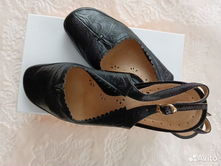 Босоножки женские