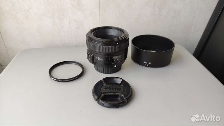 YongNuo AF Nikon 50mm f/1.8 с блендой