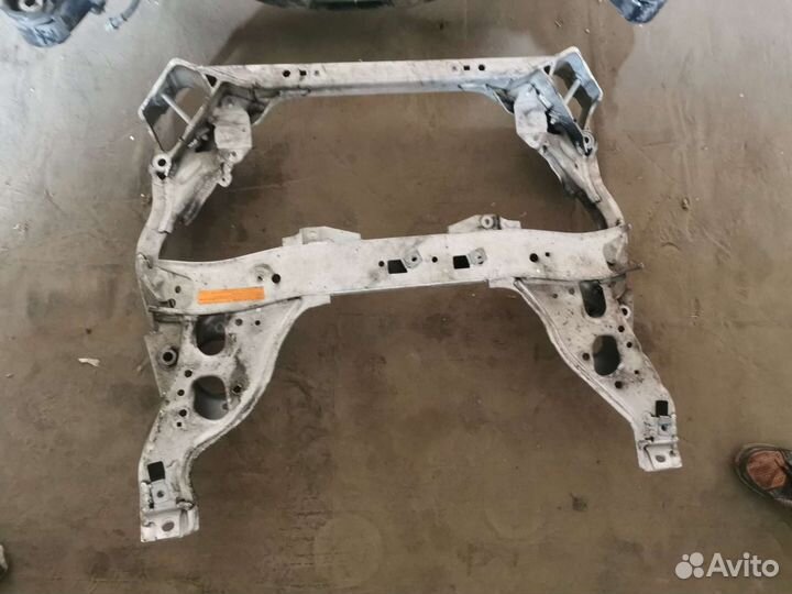 Bmw e90 e91 e92 подрамник передний из Японии