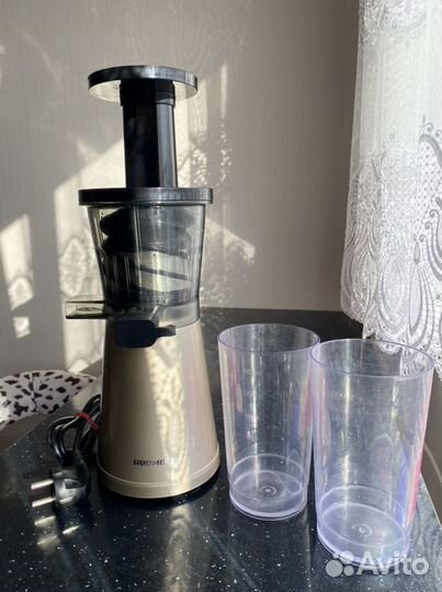 Соковыжималка шнековая Redmond RJ-930S