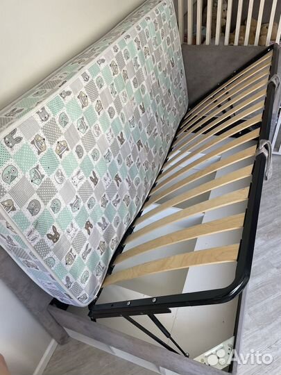 Детская кровать с матрасом